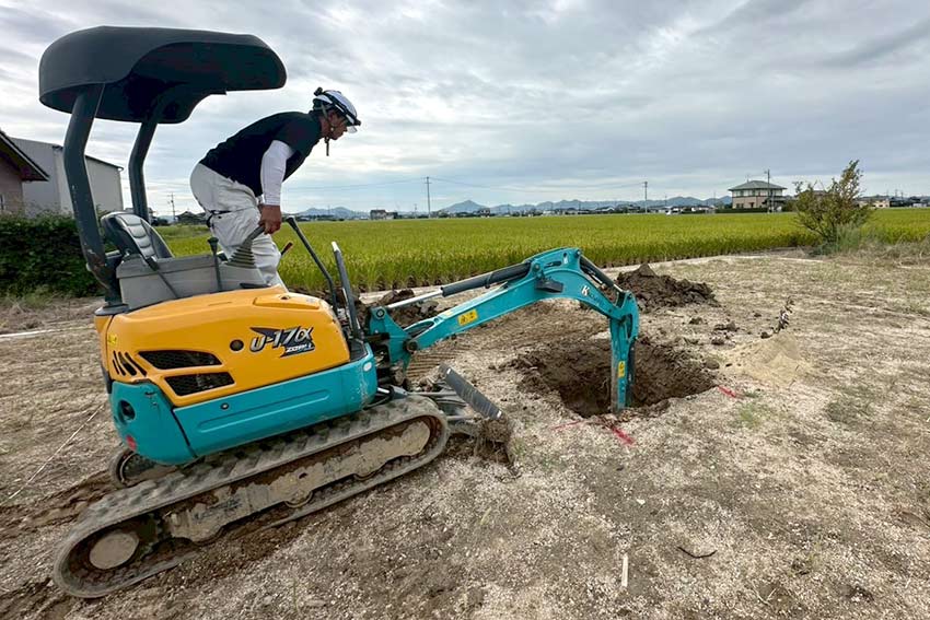 岡山｜丸富｜イヤシロチ 穴掘り