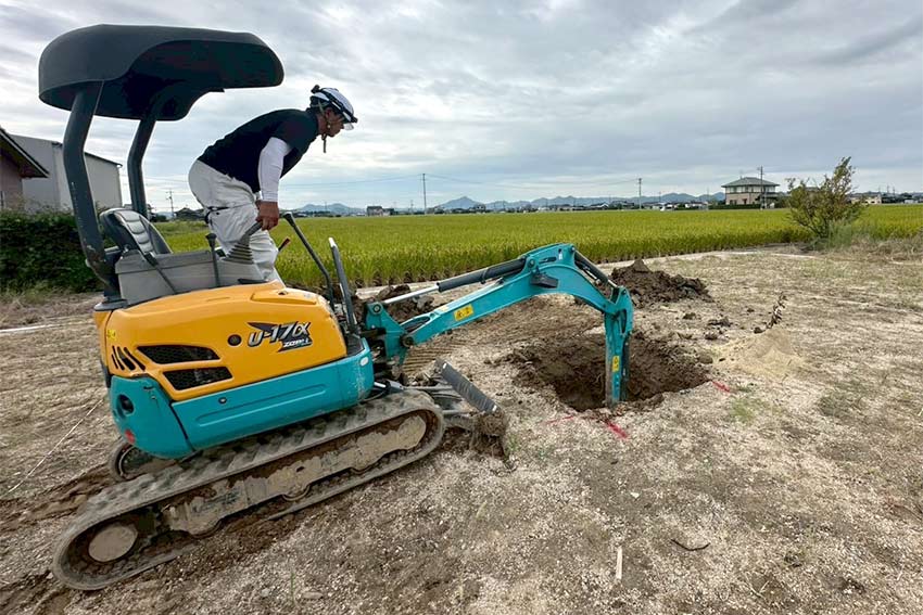 岡山｜丸富｜イヤシロチ 穴掘り